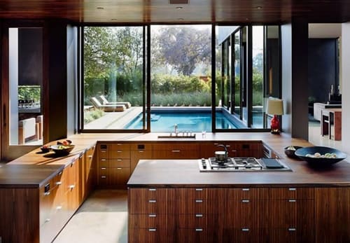 G Shaped Kitchen